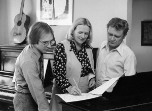 Prieš „Pokalbį su mirusiais vaikais” Cleveland Music School Settlement scenoje 1978 m. kovo 12 d.