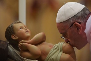 Kristaus gimimo istorija remiasi Mato ir Luko evangelijomis.