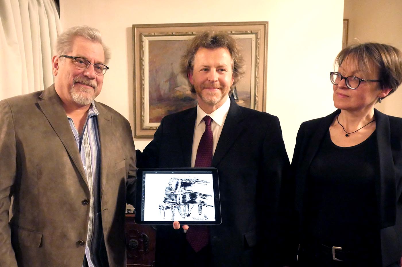 Robertas Kėželis koncerto metu nupiešė fortepijonu skambinantį R. Zubovą.