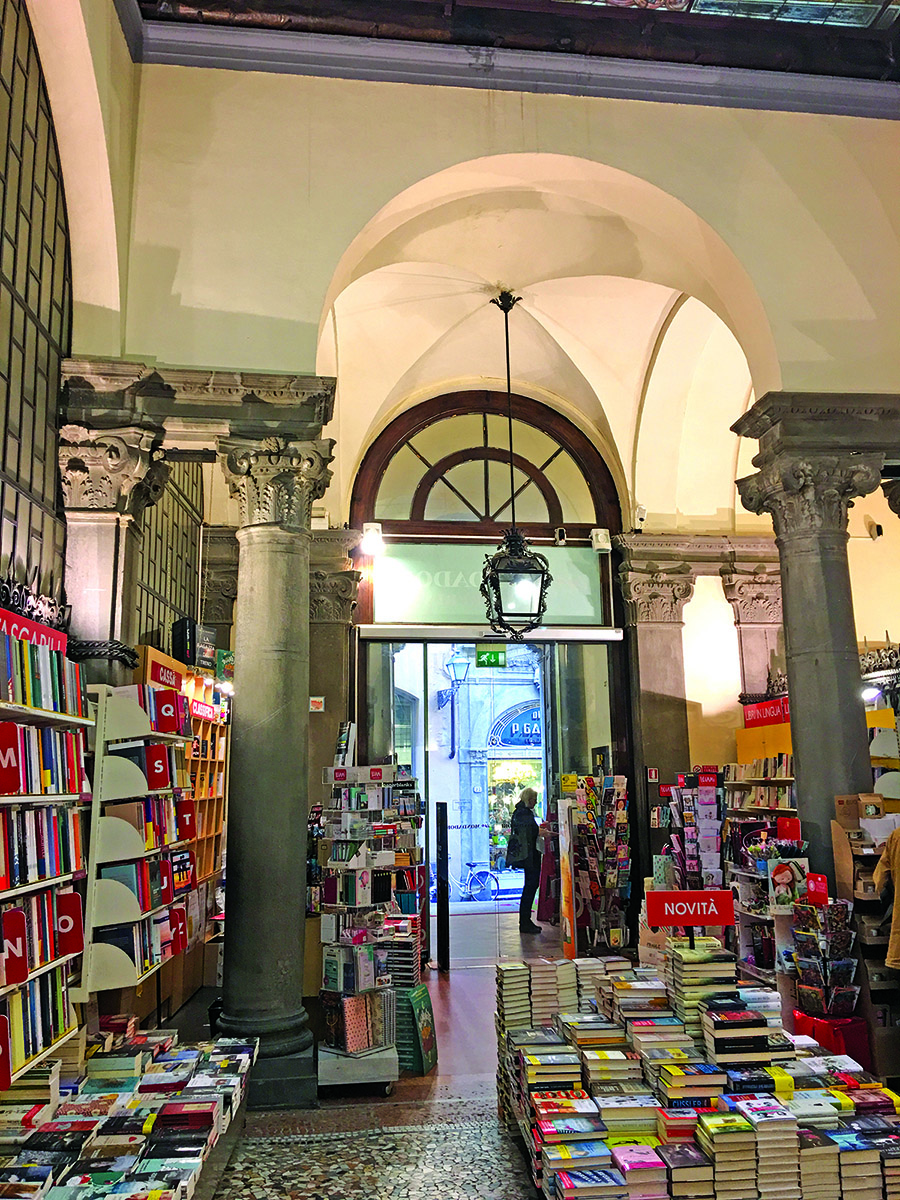 Luccos knygynas – magiška vieta knygų gurmanams.