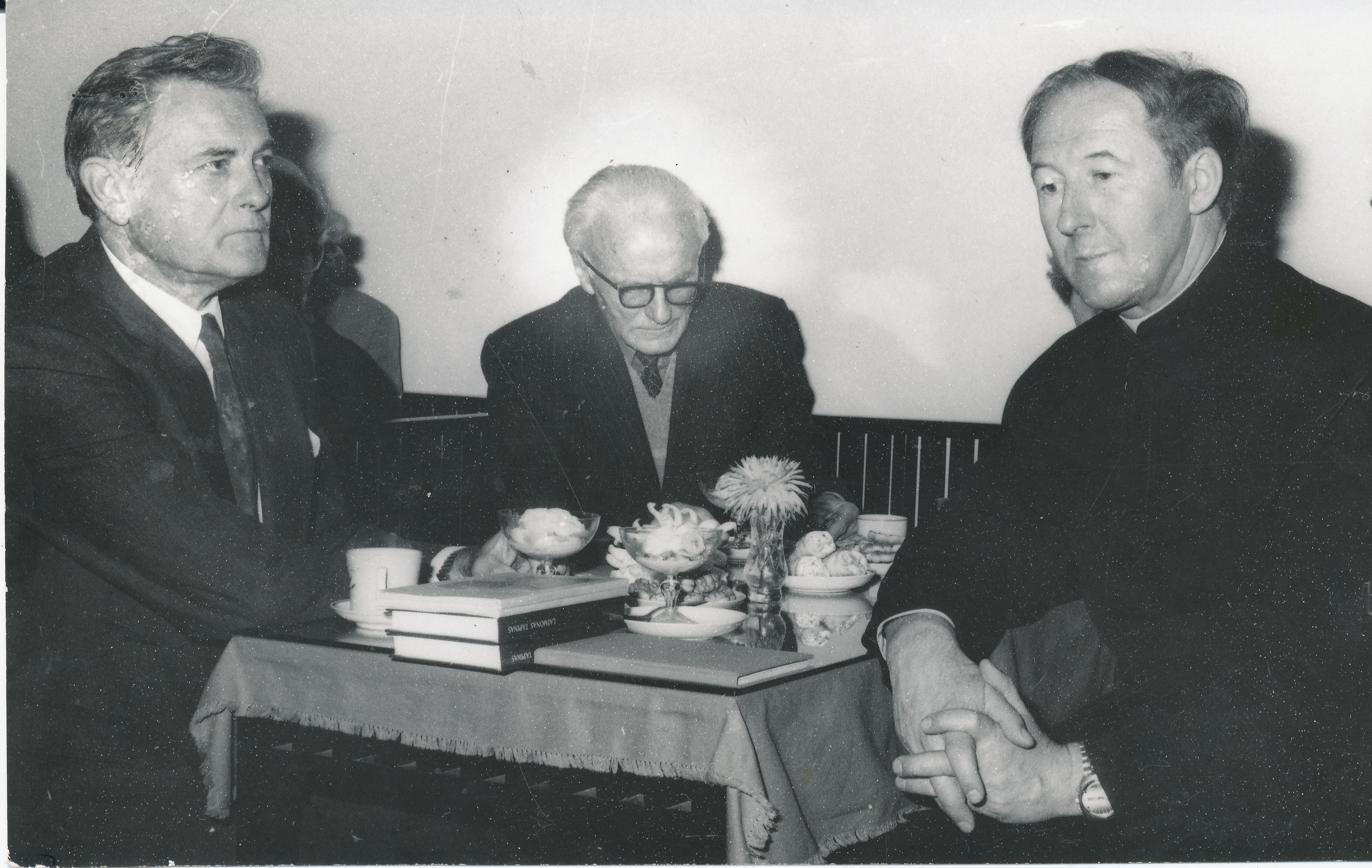 Iš k.: Valdas Adamkus, Liudas Dambrauskas ir Ričardas Mikutavičius apie 1990– 1993 metus.