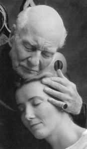 Sir John Gielgud (with Emma Thompson) in the role of King Lear.
