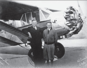 Darius and Girėnas pose for Chicago photographers in front of the “Lituanica.” The picture was taken at the old Chicago Municipal Airport (now Midway Airport.)