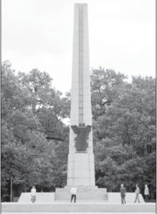 A magnificent memorial in honor of Darius and Girėnas was installed in Kaunas’ Ažuolynas Park in 1993. 