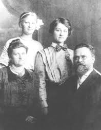 Dr. Jonas Šliūpas and family around 1908 – first wife Liudvika (“Eglė”) Malinauskaitė and daughters Hypatia and Aldona. Son Kæstutis is not in the picture.