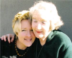 Su mama Elena Baltrušaitiene. California, 2007 m.