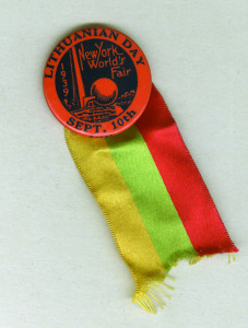 1939 m. rugsėjo 10-osios – ,,Lietuvių dienos" Pasaulinėje parodoje New Yorke suvenyrinis ženklelis.