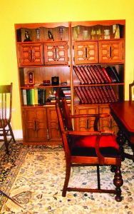 P. Povilaičio baldais apstatytas Zyplių dvaro kambarys.