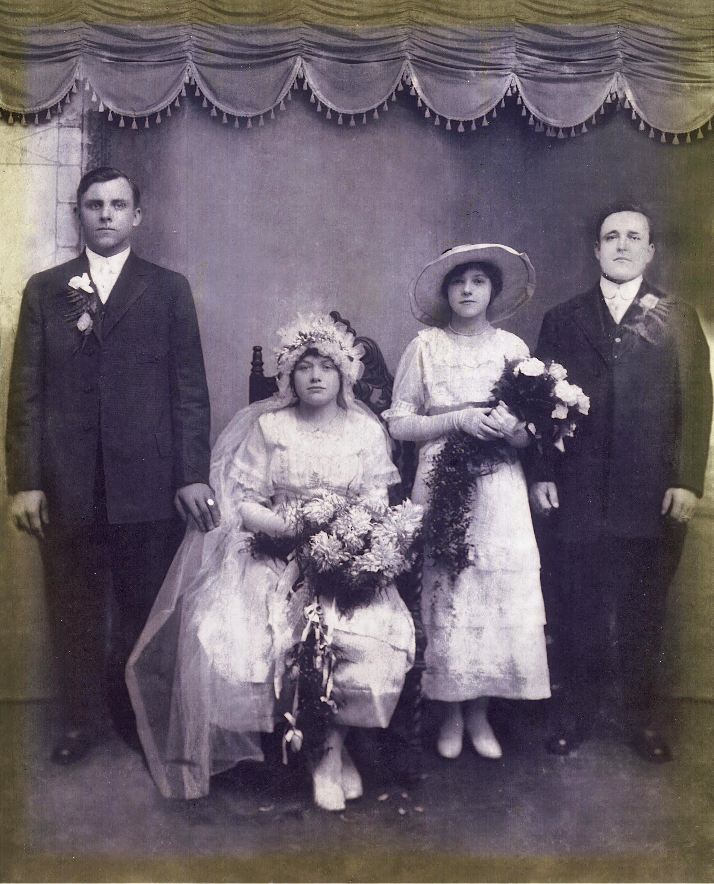 Elenos mamos ir tėčio vestuvinė nuotrauka, 1917 m.