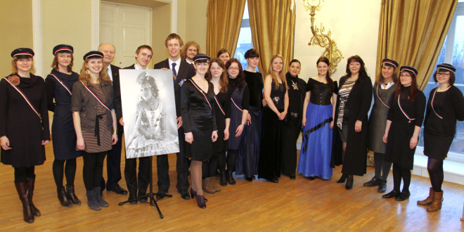 Laureatės ir koncertmeisterės su Studentų skautų organizacijos nariais.