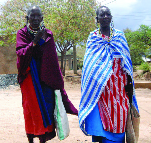 Maasai moterų tradicinė apranga.