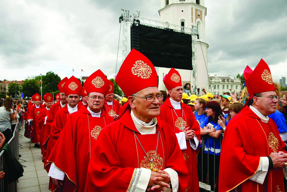 Vyskupai iš Lietuvos ir kitų pasaulio šalių dalyvavo istoriniame įvykyje – skelbimo palaimintuoju iškilmėse.