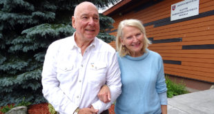 Arūnas, PLSSS jaunesnysis ryšininkas, kartais save tituluojantis jaunesniuoju iždininku, su žmona Karolina šią vasarą Lietuvoje.