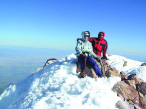 Mokslininkų šeimą pakerėjo Amerikos gamta. Ramunė ir jos vyras Arūnas pasiekę gražiausio Californijos Shasta kalno viršūnę, kuri visuomet padengta ledo ir sniego.