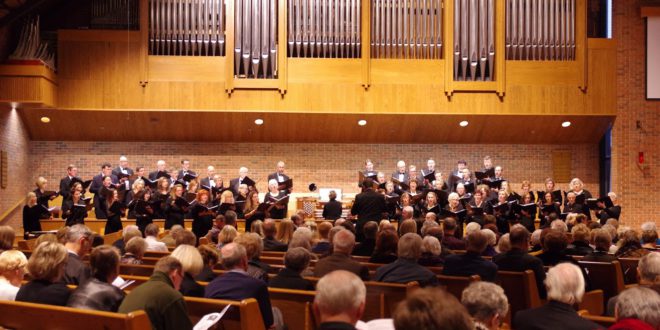 Reformacijos jubiliejaus koncerto pradžioje nuskambėjo „Dainavos” ansamblio atliekama Martyno Liuterio giesmė „Tvirčiausia apsaugos pilis”.