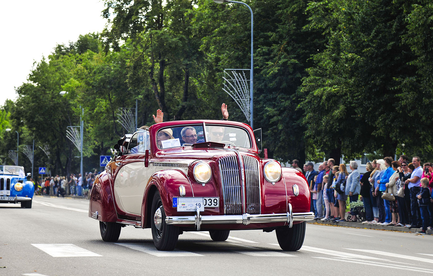 Geriausias senovinis automobilis – Opel Admiral, pagamintas 1939 metais.
