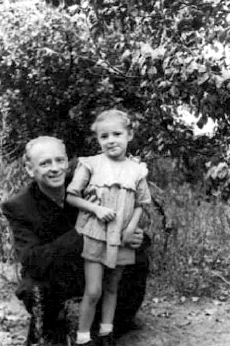 A. Ramanauskas-Vanagas su dukra Aukse, 1953 m.