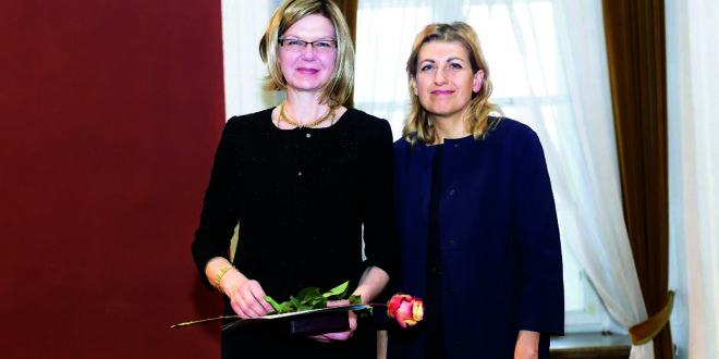 Iš k.: Renata Marcinkutė-Lesieur ir LR Kultūros ministrė Liana Ruokytė-Jonnson.