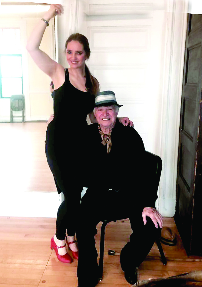 Bostone, „Dance Complex” studijoje su flamenko mokytoju – maestro Ramon de los Reyes.”