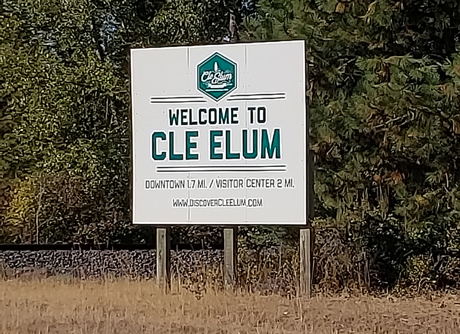 Kryžius buvo pastatytas Cle Elum mieste.