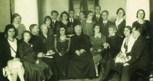 Pirmasis moterų vakaras 1930 m. gruodžio 7 d. Renginį pagerbė rašytojai V.Krėvė – Mickevičius, A. J. Herbačiauskas, J.Tumas-Vaižgantas, M. Vaitkus, J. Keliuotis, B. Babrauskas ir kt.